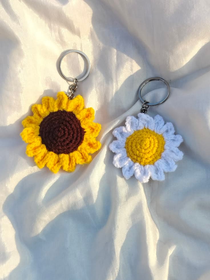 Crochet Flower Keychain — view 1